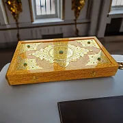 Нарды «Малахит» из карельской берёзы с позолоченной гравюрой — фотография 1
