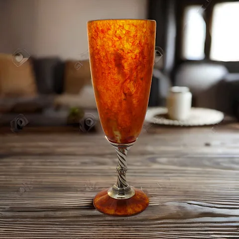 Бокал для шампанского из камня (янтарь)
