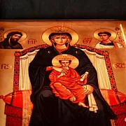 Икона "Богоматерь на престоле" — фотография 6