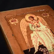 Икона деревянная "Ангел Хранитель" — фотография 4