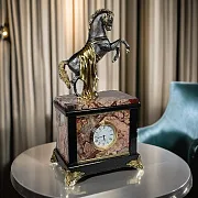 Каминные часы «Конь» из яшмы и долерита, 155×95×290 мм — фотография 1