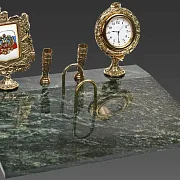 Часы «Геральдические» с календарем и подставками — фотография 2