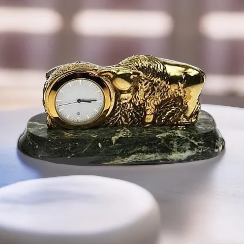 Сувенирные часы «Телец» с бронзовым быком