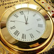 Часы из змеевика с подковой «На удачу» — фотография 2